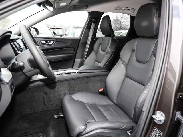 Volvo  Plus Dark 2WD B4 Diesel EU6d digitales Cockpit Memory Sitze Soundsystem HarmanKa