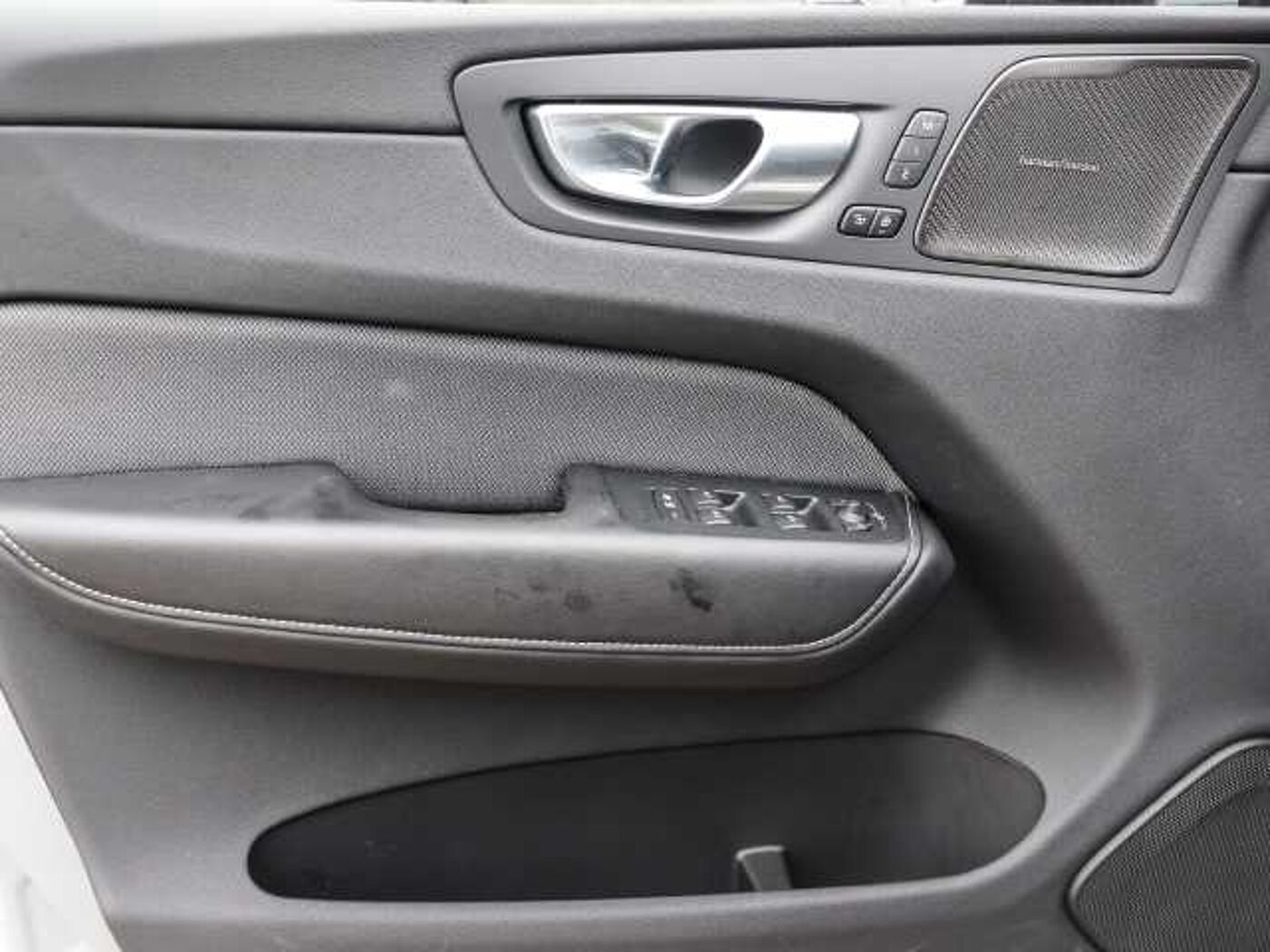 Volvo  Plus Dark AWD B5 Benzin EU6d Allrad Leder digitales Cockpit Memory Sitze Soundsy
