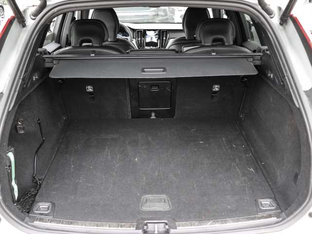 Volvo  Plus Dark AWD B5 Benzin EU6d Allrad Leder digitales Cockpit Memory Sitze Soundsy