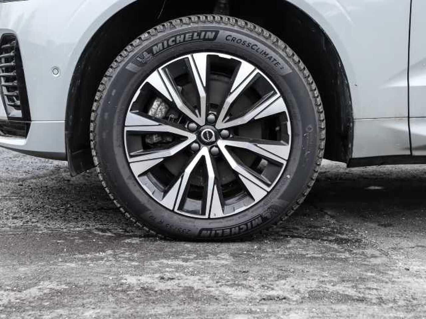 Volvo  Plus Dark AWD B5 Benzin EU6d Allrad Leder digitales Cockpit Memory Sitze Soundsy