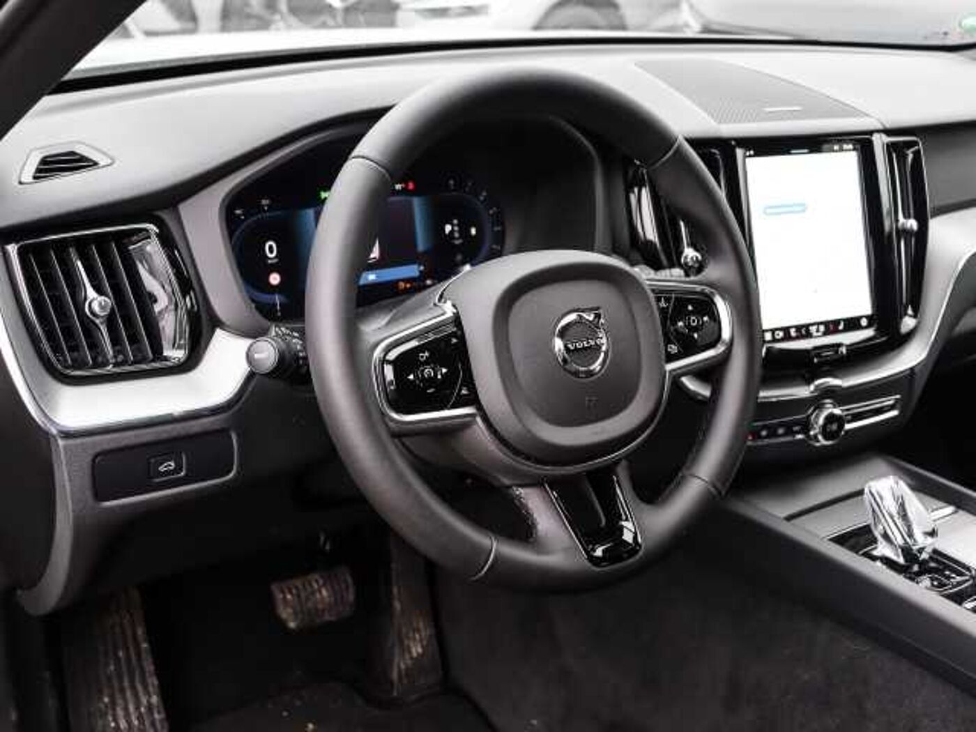 Volvo  Plus Dark AWD B5 Benzin EU6d Allrad Leder digitales Cockpit Memory Sitze Soundsy