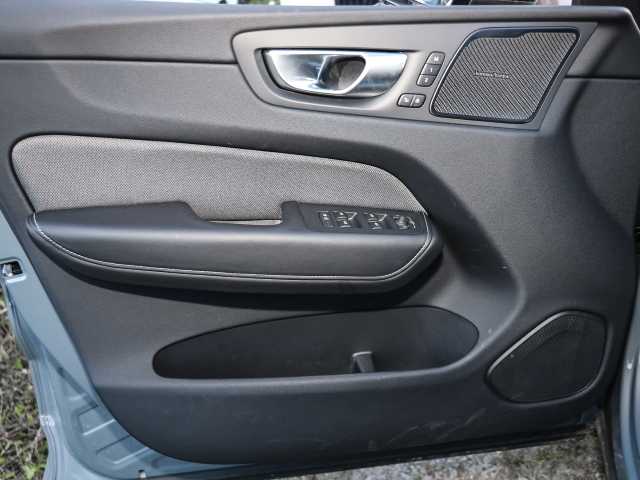 Volvo  Plus Dark AWD B5 Benzin EU6d Allrad Leder digitales Cockpit Memory Sitze Soundsy