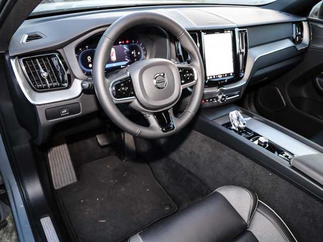 Volvo  Plus Dark AWD B5 Benzin EU6d Allrad Leder digitales Cockpit Memory Sitze Soundsy