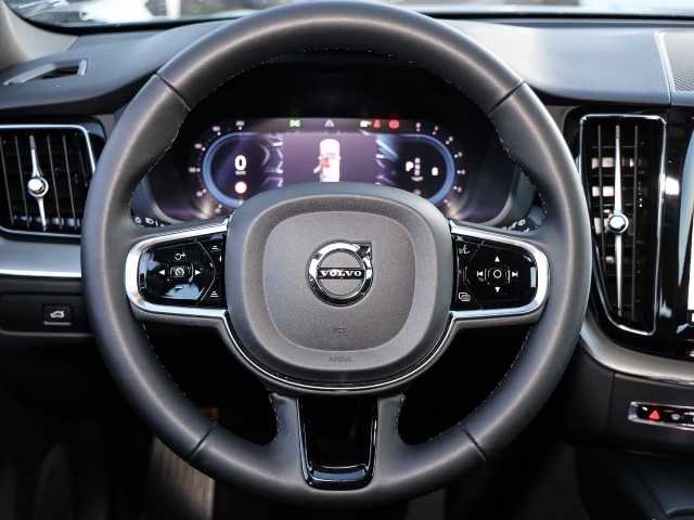 Volvo  Plus Dark AWD B5 Benzin EU6d Allrad Leder digitales Cockpit Memory Sitze Soundsy