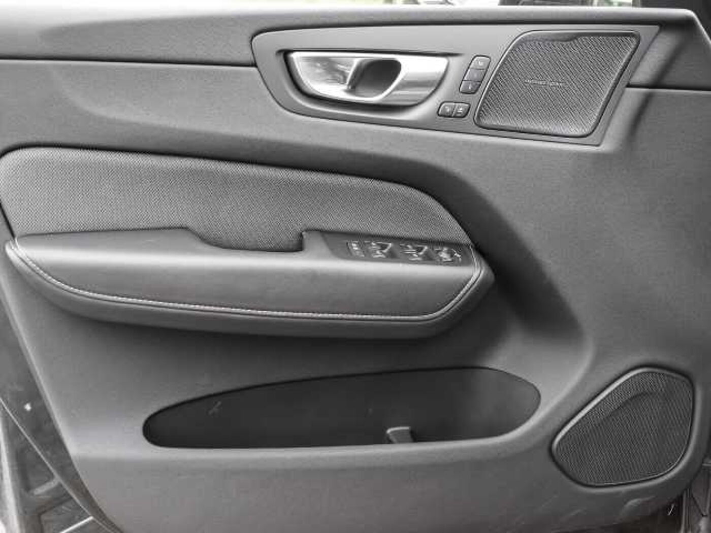 Volvo  Ultimate Dark AWD B5 Benzin EU6d Allrad HUD StandHZG Leder digitales Cockpit Mem