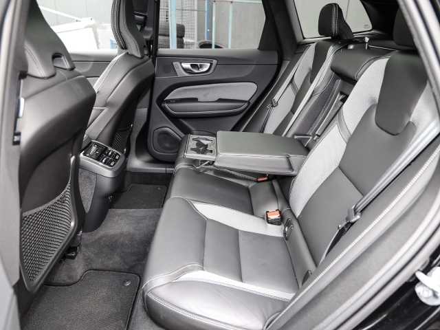 Volvo  Ultimate Dark AWD B5 Benzin EU6d Allrad HUD StandHZG Leder digitales Cockpit Mem