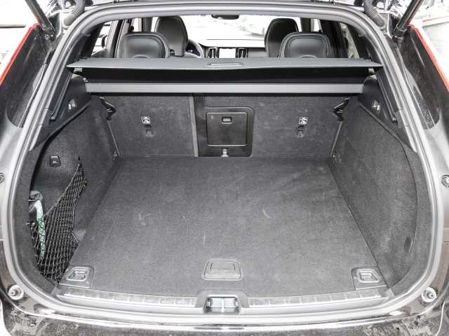 Volvo  Ultimate Dark AWD B5 Benzin EU6d Allrad HUD StandHZG Leder digitales Cockpit Mem