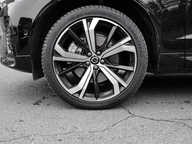 Volvo  Ultimate Dark AWD B5 Benzin EU6d Allrad HUD StandHZG Leder digitales Cockpit Mem
