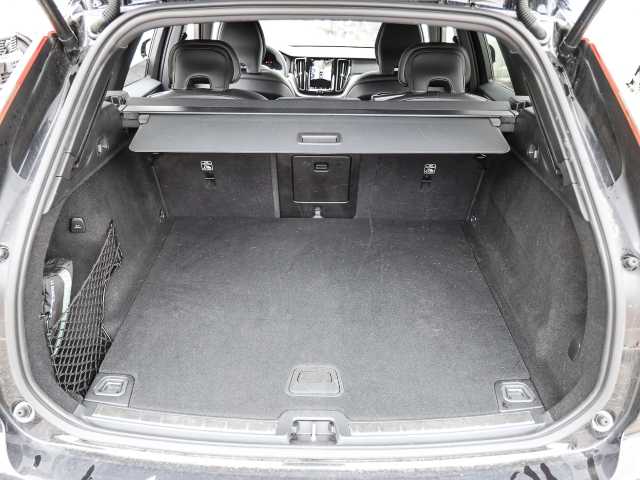 Volvo  Plus Dark AWD B5 Benzin EU6d Allrad Leder digitales Cockpit Memory Sitze Soundsy