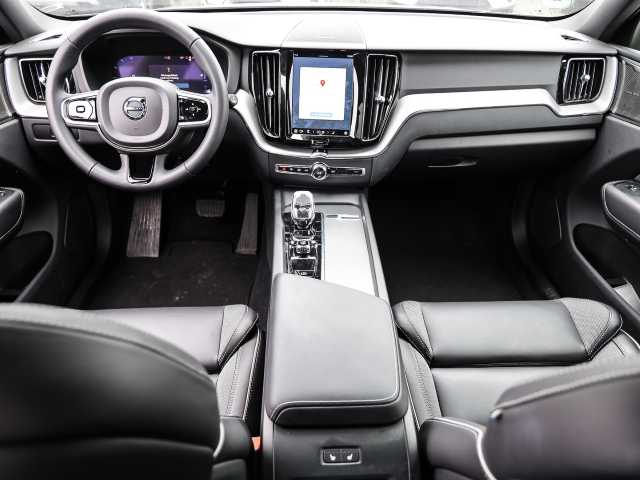 Volvo  Plus Dark AWD B5 Benzin EU6d Allrad Leder digitales Cockpit Memory Sitze Soundsy