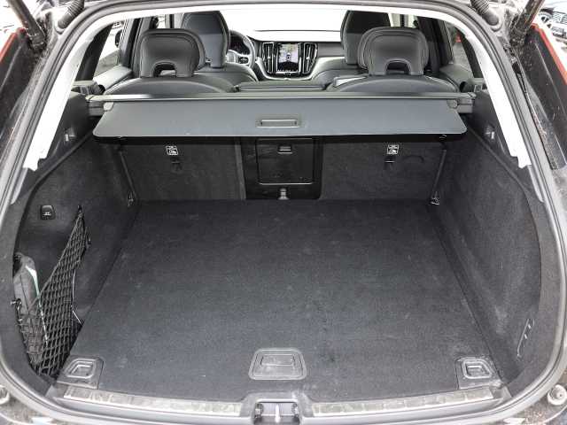 Volvo  Ultimate Dark 2WD B4 Diesel EU6d HUD AD digitales Cockpit Memory Sitze Soundsyst
