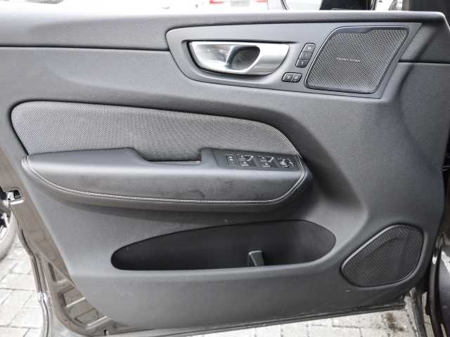 Volvo  Ultimate Dark AWD B5 Benzin EU6d Allrad HUD StandHZG Leder digitales Cockpit Mem