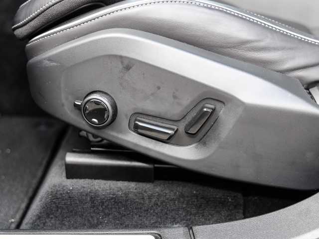 Volvo  Ultimate Dark AWD B5 Benzin EU6d Allrad HUD StandHZG Leder digitales Cockpit Mem