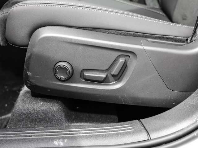 Volvo  Plus Dark 2WD B4 EU6d digitales Cockpit Memory Sitze Soundsystem HarmanKardon 36
