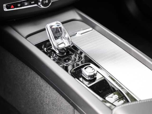 Volvo  Ultimate Dark AWD B5 Benzin EU6d Allrad HUD StandHZG Leder digitales Cockpit Mem