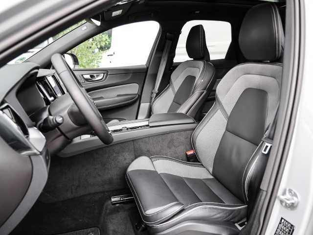 Volvo  Ultimate Dark AWD B5 Benzin EU6d Allrad HUD StandHZG Leder digitales Cockpit Mem