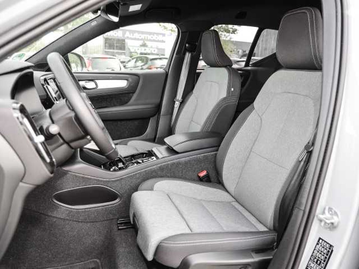 Volvo  Plus Dark 2WD B3 EU6d digitales Cockpit Memory Sitze Soundsystem HarmanKardon LE