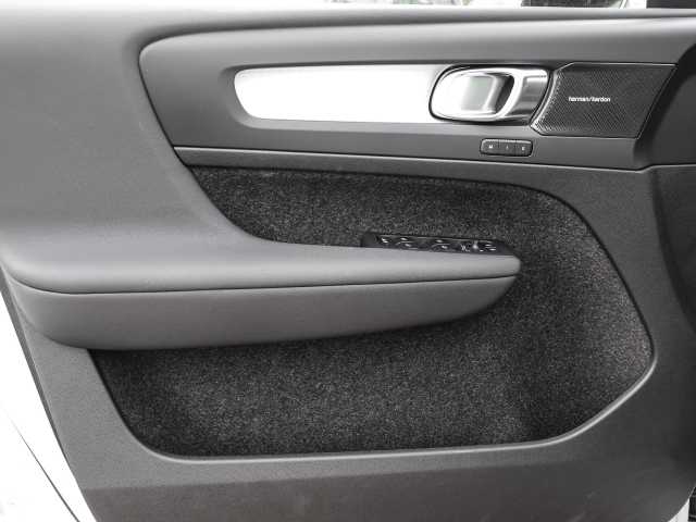 Volvo  Plus Dark 2WD B3 EU6d digitales Cockpit Memory Sitze Soundsystem HarmanKardon LE