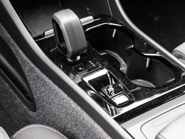 Volvo  Plus Dark 2WD B3 EU6d digitales Cockpit Memory Sitze Soundsystem HarmanKardon LE