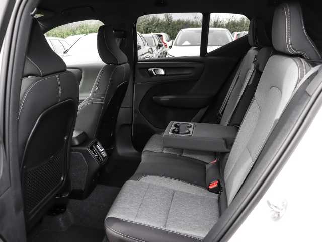 Volvo  Plus Dark 2WD B3 EU6d digitales Cockpit Memory Sitze Soundsystem HarmanKardon LE