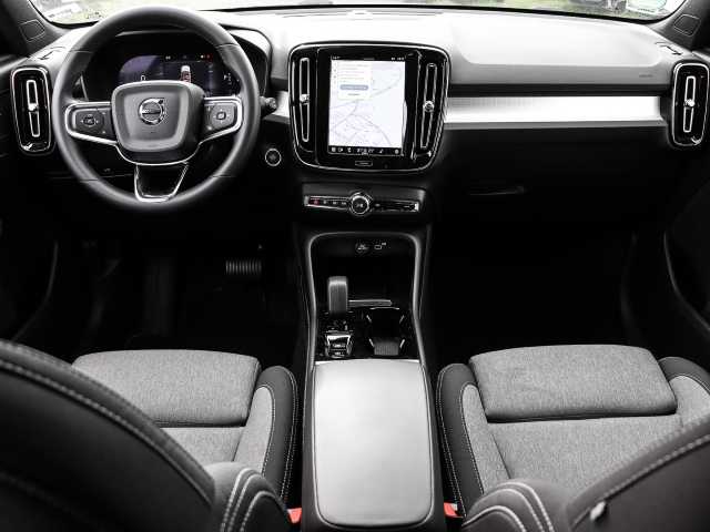 Volvo  Plus Dark 2WD B3 EU6d digitales Cockpit Memory Sitze Soundsystem HarmanKardon LE