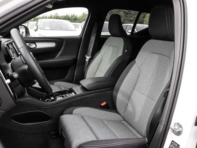 Volvo  Plus Dark 2WD B3 EU6d digitales Cockpit Memory Sitze Soundsystem HarmanKardon LE