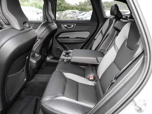Volvo  Plus Dark AWD B5 Benzin EU6d Allrad Leder digitales Cockpit Memory Sitze Soundsy