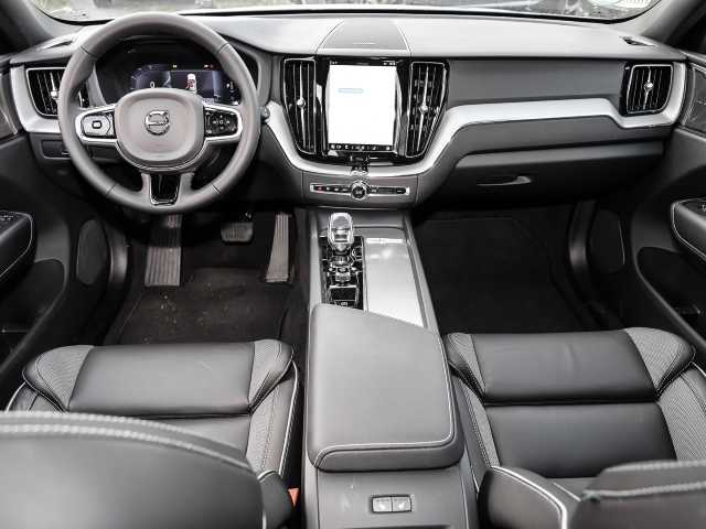 Volvo  Plus Dark AWD B5 Benzin EU6d Allrad Leder digitales Cockpit Memory Sitze Soundsy