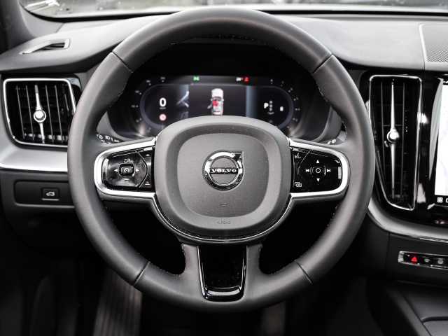 Volvo  Plus Dark AWD B5 Benzin EU6d Allrad Leder digitales Cockpit Memory Sitze Soundsy