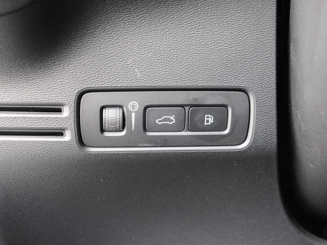 Volvo  Plus Dark Recharge Plug-In Hybrid 2WD T5 Twin Engine EU6d StandHZG Navi digitale