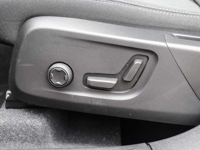 Volvo  Plus Dark Recharge Plug-In Hybrid 2WD T5 Twin Engine EU6d StandHZG Navi digitale