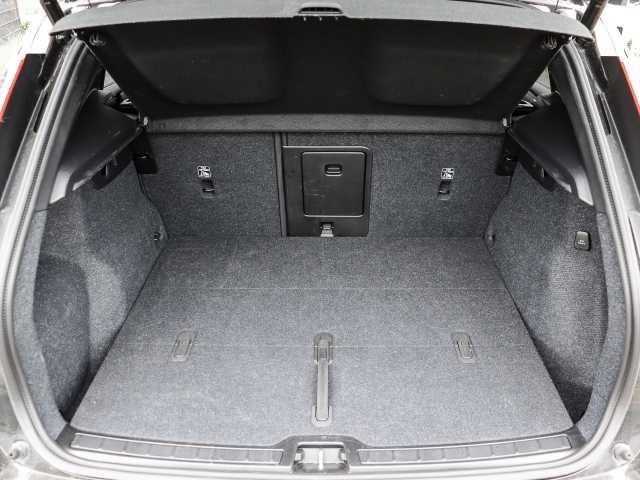 Volvo  Plus Dark 2WD B4 EU6d digitales Cockpit Memory Sitze Soundsystem HarmanKardon 36
