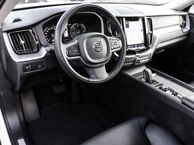 Volvo  Momentum Pro AWD B4 Diesel EU6d Allrad Navi Leder digitales Cockpit Soundsystem