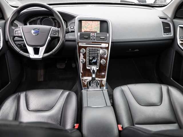 Volvo  Summum AWD D4 DPF LEDER AHK Allrad StandHZG Navi digitales Cockpit Memory Sitze