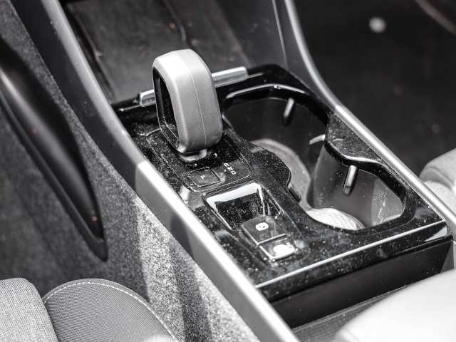 Volvo  Plus Dark Recharge Plug-In Hybrid 2WD T4 Twin Engine EU6d StandHZG Navi digitale