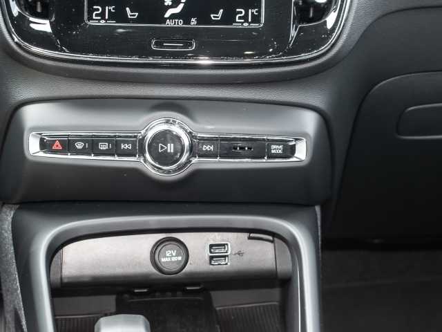 Volvo  Plus Dark Recharge Plug-In Hybrid 2WD T4 Twin Engine EU6d StandHZG Navi digitale