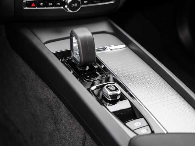 Volvo  Ultimate Dark Recharge Plug-In Hybrid AWD T8 Twin Engine EU6d Allrad HUD StandHZ