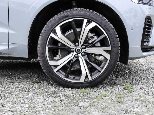 Volvo  Ultimate Dark Recharge Plug-In Hybrid AWD T8 Twin Engine EU6d Allrad HUD StandHZ
