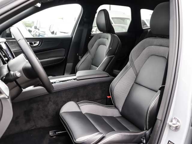 Volvo  Ultimate Dark Recharge Plug-In Hybrid AWD T8 Twin Engine EU6d Allrad HUD StandHZ