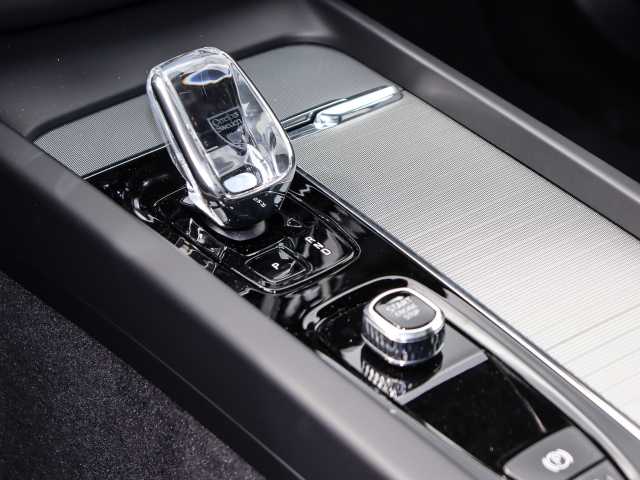Volvo  Ultimate Dark Recharge Plug-In Hybrid AWD T8 Twin Engine EU6d Allrad HUD StandHZ