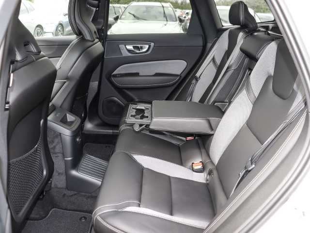 Volvo  Ultimate Dark Recharge Plug-In Hybrid AWD T8 Twin Engine EU6d Allrad HUD StandHZ