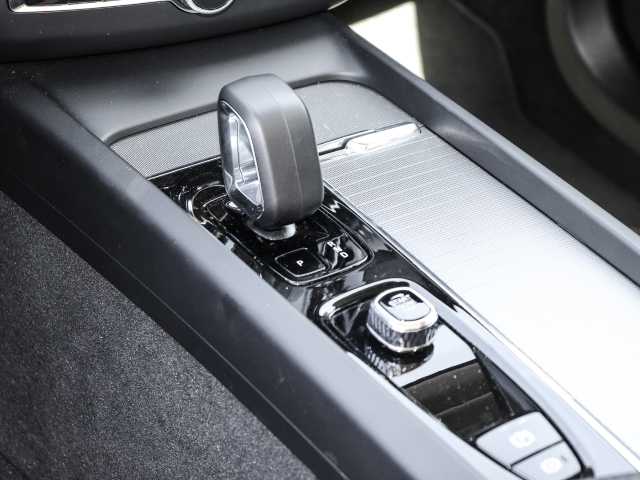 Volvo  Ultimate Dark Recharge Plug-In Hybrid AWD T8 Twin Engine EU6d Allrad HUD StandHZ