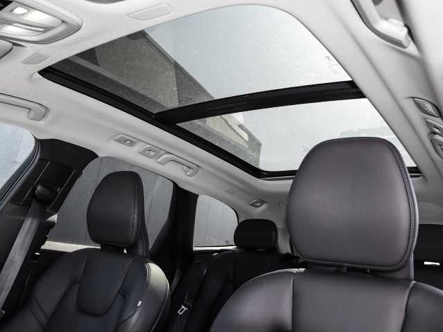 Volvo  Ultimate Dark Recharge Plug-In Hybrid AWD T8 Twin Engine EU6d Allrad HUD StandHZ