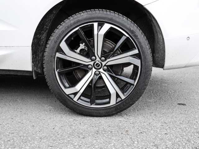 Volvo  Ultimate Dark Recharge Plug-In Hybrid AWD T8 Twin Engine EU6d Allrad HUD StandHZ