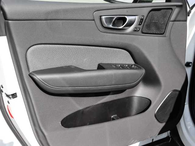 Volvo  Ultimate Dark Recharge Plug-In Hybrid AWD T8 Twin Engine EU6d Allrad HUD StandHZ