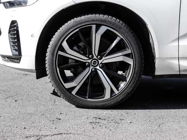 Volvo  Ultimate Dark Recharge Plug-In Hybrid AWD T8 Twin Engine EU6d Allrad HUD StandHZ