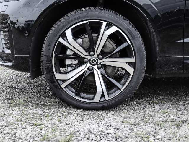 Volvo  Ultimate Dark Recharge Plug-In Hybrid AWD T8 Twin Engine EU6d Allrad HUD StandHZ
