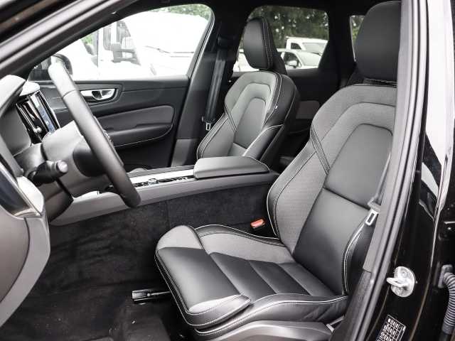 Volvo  Ultimate Dark Recharge Plug-In Hybrid AWD T8 Twin Engine EU6d Allrad HUD StandHZ
