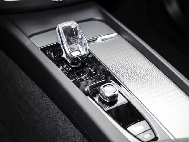 Volvo  Ultimate Dark Recharge Plug-In Hybrid AWD T8 Twin Engine EU6d Allrad HUD StandHZ