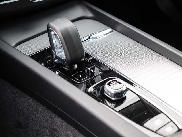 Volvo  Ultimate Dark Recharge Plug-In Hybrid AWD T8 Twin Engine EU6d Allrad HUD StandHZ